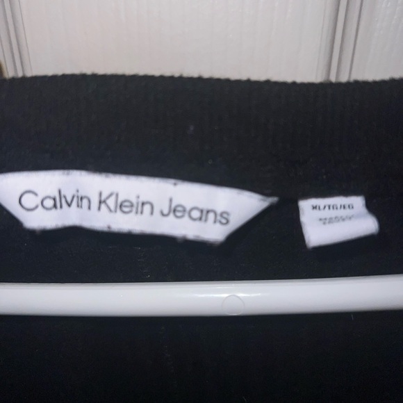 Calvin Klein sweater - Picture 2 of 2